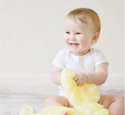 bebe-souriant-rayon-de-soleil